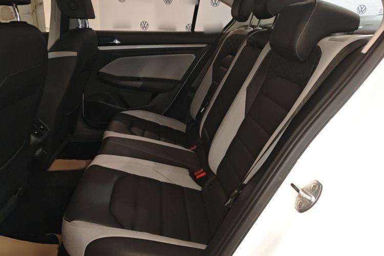 Used Volkswagen Bora 2023 300TSI DSG Prestige Edition
