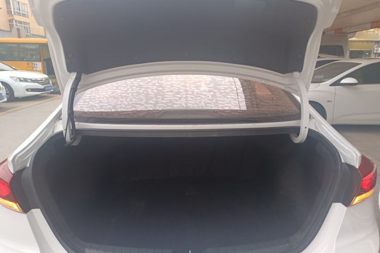 Used Hyundai Elantra 2016 1.6L Automatic ZhiXuan – Elite Version
