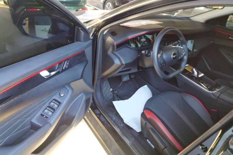 Used Dongfeng Aeolus Yixuan MAX 2023 1.5T Super-Powered Dad Edition
