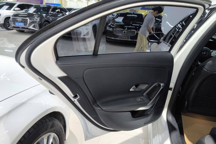 Used Mercedes-Benz A-Class 2021 A 200 L Sport Sedan Fashion Model
