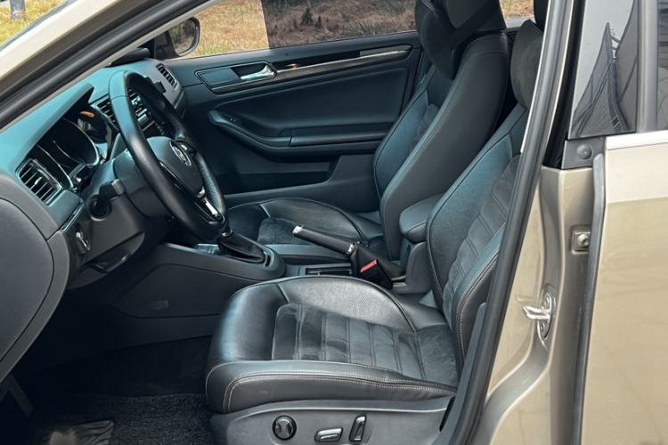 Used Volkswagen Sagitar 2017 230TSI Automatic Luxury Edition