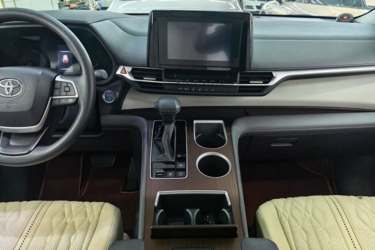 Used Toyota Sienna 2023 2.5L Hybrid Comfort Edition