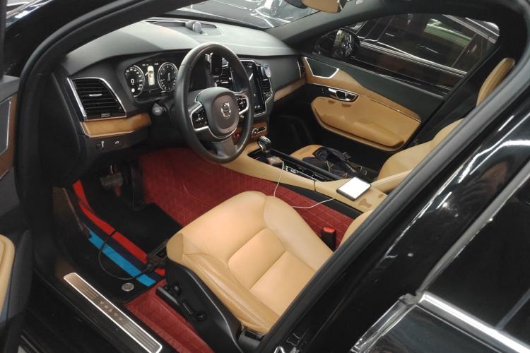 Used Volvo XC90 2019 T6 Zhiyi Edition 7-Seater China VI Standard
