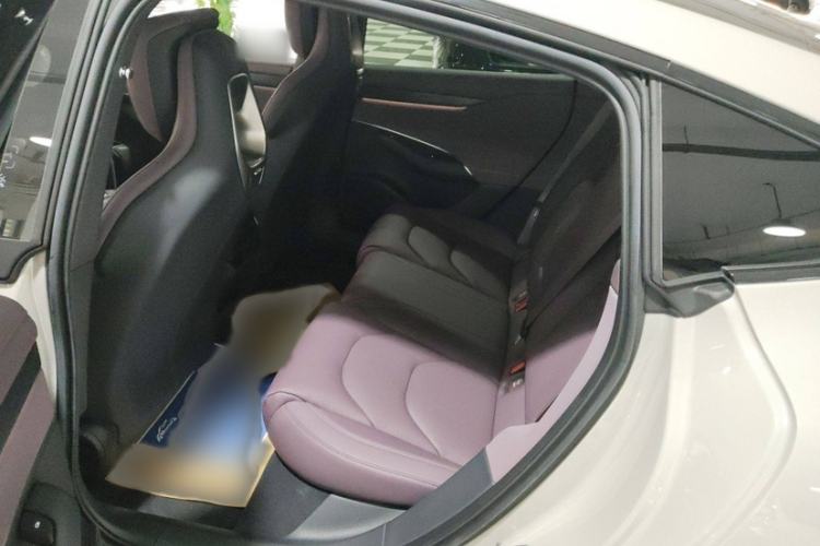 Used Xiaomi Auto SU7 2024 Rear-Drive Long-Range Intelligent Driving Version
