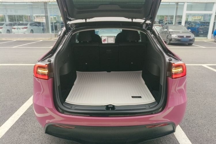 Used Tesla Model Y 2023 Rear-Wheel-Drive Version
