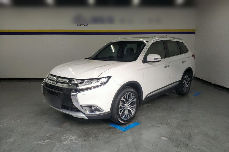 Used Mitsubishi Outlander 2016 2.4L 4x4 Luxury Edition 7-Seater
