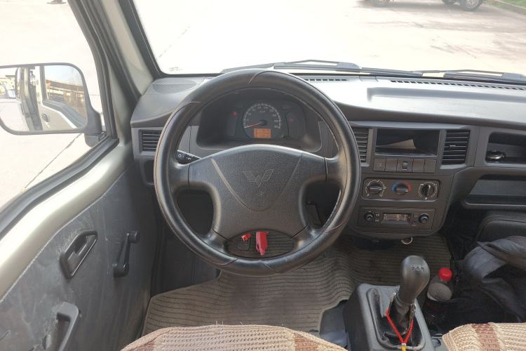 Used Wuling Zhiguang 2015 1.2L Practical LS-I Model