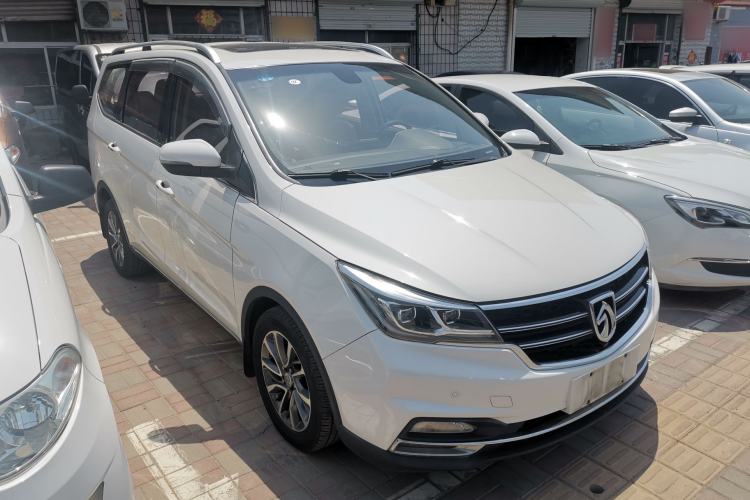 Used Baojun 730 2017 1.5T DCT Flagship Model 7 Seats China V Emission Standard
