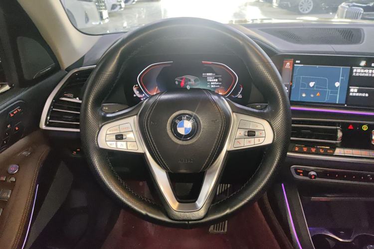 Used BMW X7 2021 xDrive40i Luxury Package with Leading Features
