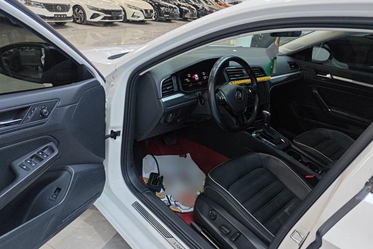 Used Volkswagen Lamando 2021 280TSI DSG Luxury Phantom Edition
