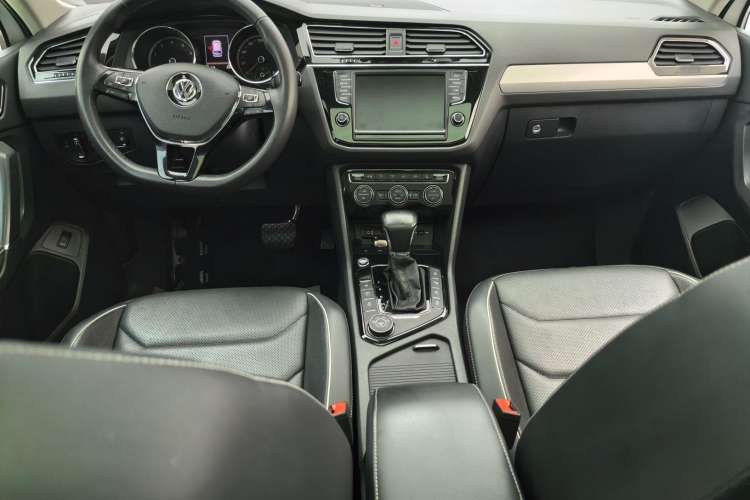 Used Volkswagen Tiguan L 2017 380TSI Automatic All-Wheel Drive Supreme Flagship Edition
