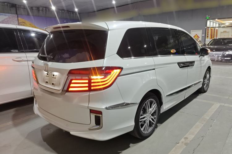 Used Honda Elysion 2019 2.0L Hybrid Luxury Edition
