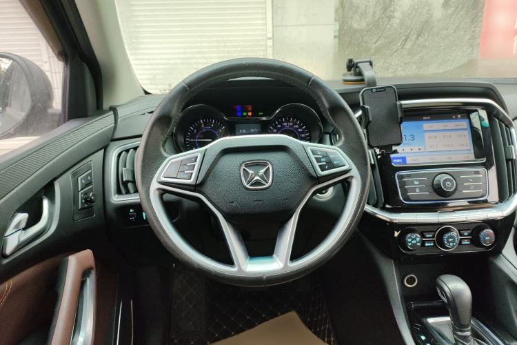 Used JMC Yusheng S350 2016 2.0T Automatic 2WD Gasoline Luxury Version with Sunroof 7 Seats
