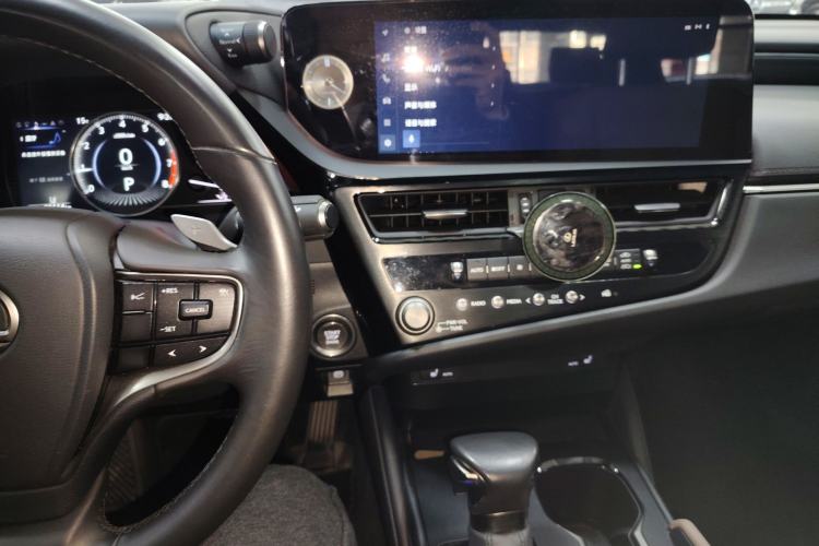 Used Lexus ES 2022 200 Excellence Edition
