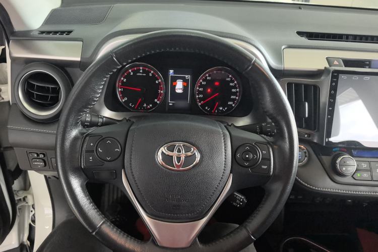 Used Toyota RAV4 2019 2.0L CVT Two-Wheel Drive ZhiShang Version China VI Standard
