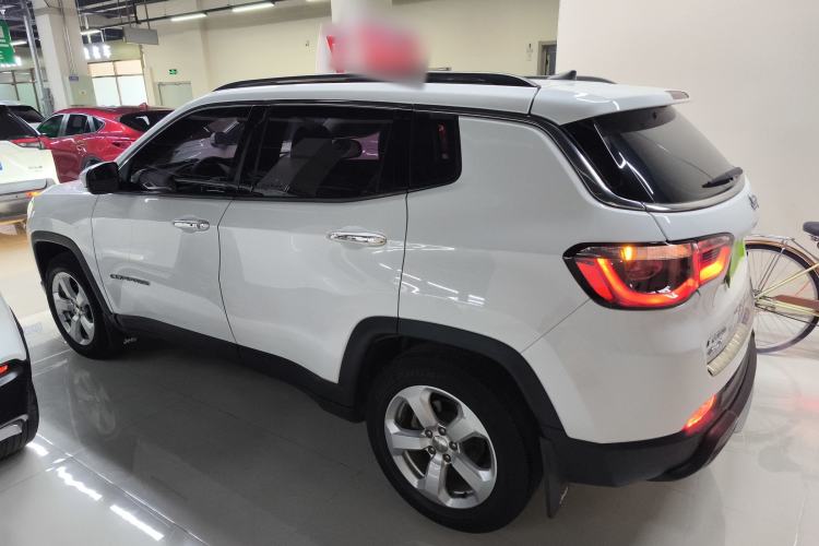 Used  Compass 2017 200T Automatic Family Edition
