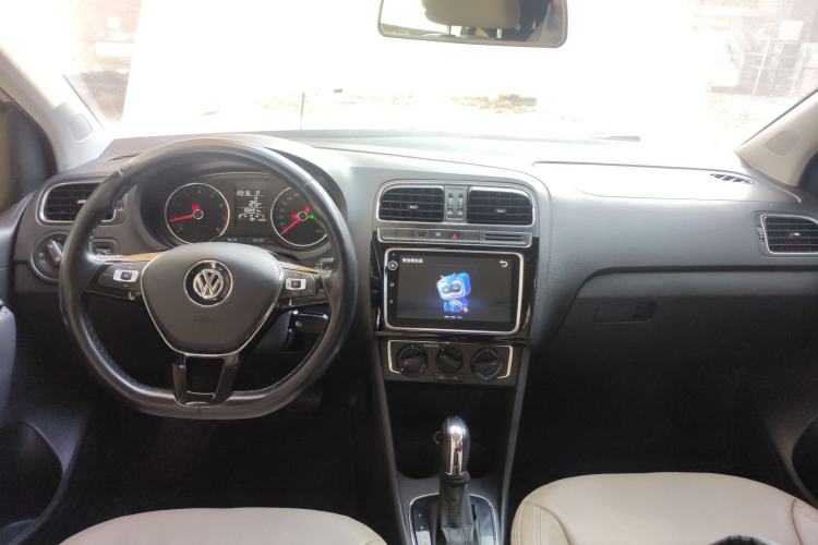 Used Volkswagen Polo 2016 1.6L Automatic Comfort Model
