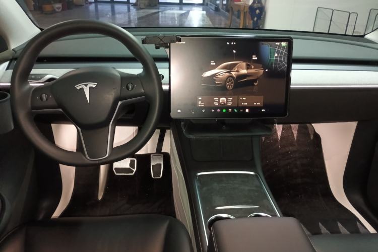 Used Tesla Model Y 2023 Long-Range All-Wheel-Drive Version