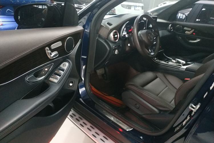 Used Mercedes-Benz GLC 2016 GLC 260 4MATIC Luxury Model
