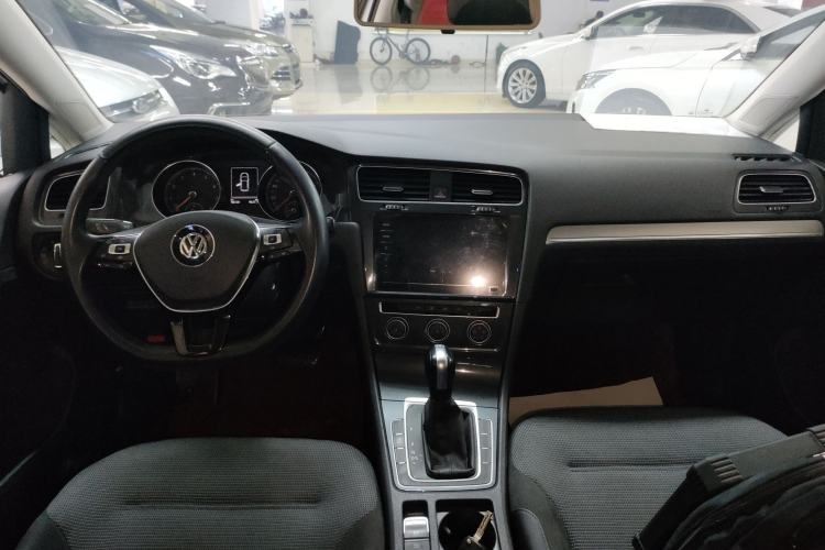 Used Volkswagen Golf 2020 280TSI DSG Comfort Version
