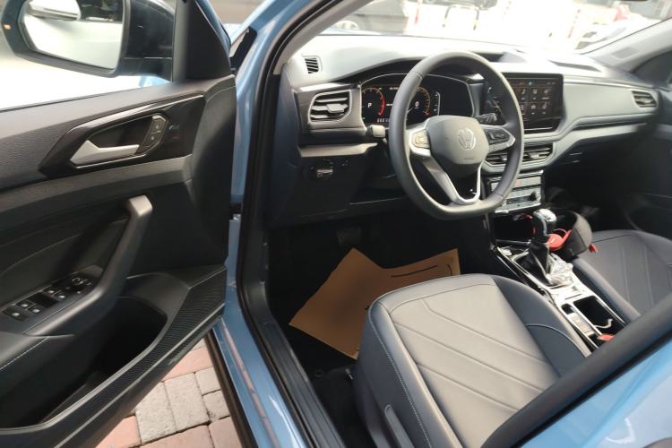 Used Volkswagen Tharu 2025 NewRui 300TSI Prestige Edition
