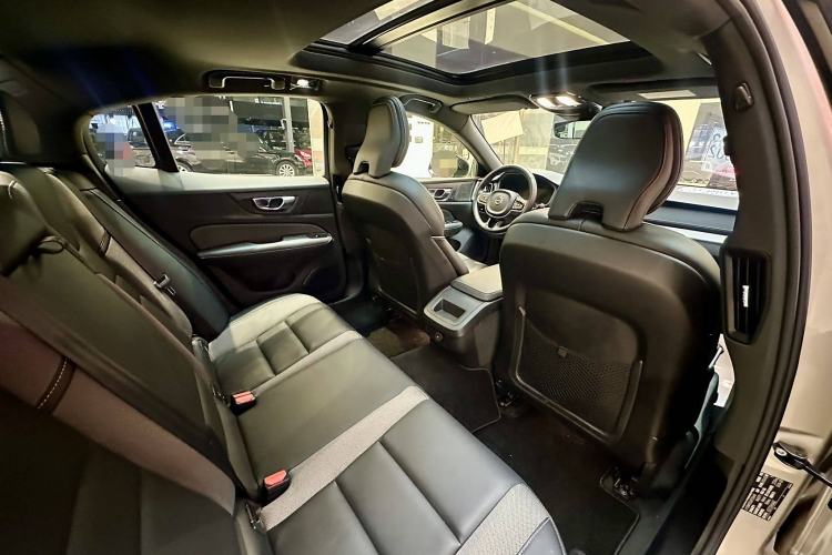 Used Volvo S60 2025 B5 Zhiya Sport Edition
