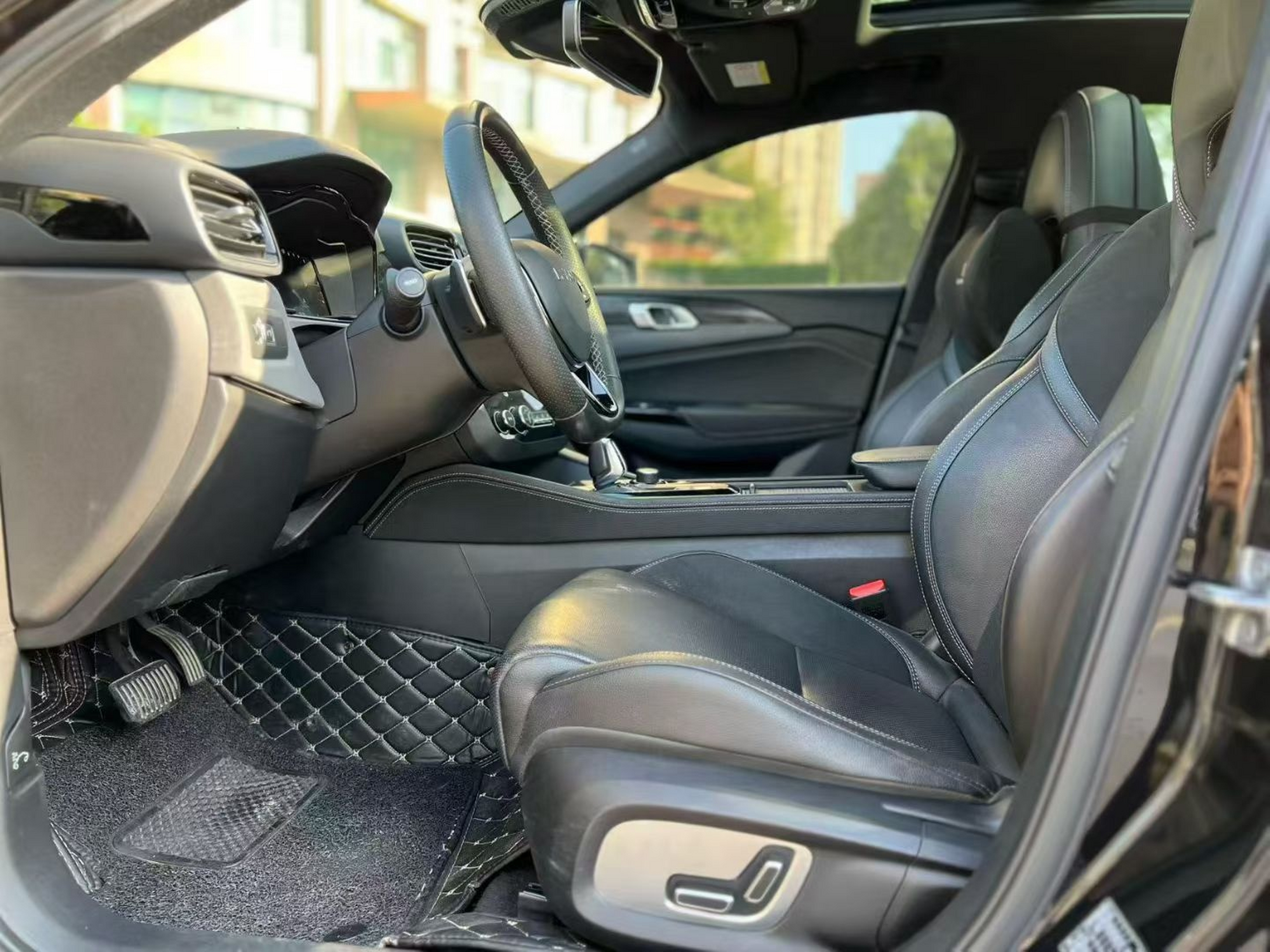 Переднее сиденье в автомобиле