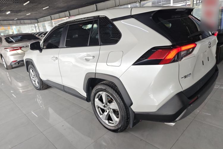 Used Toyota RAV4 2022 2.0L CVT Two-Wheel Drive Fashion Edition