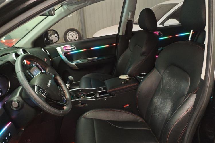 Used Haval H6 2016 Upgraded Model 1.5T Manual Two-Wheel Drive Elite Version
