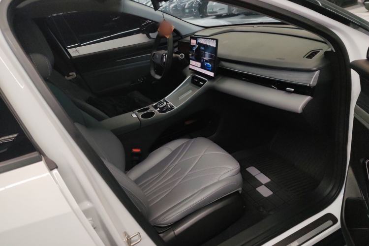 Used  L6 2025 EM-i 140km Explorer+ Edition
