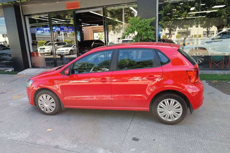 Used Volkswagen Polo 2016 1.6L Automatic Comfort Model
