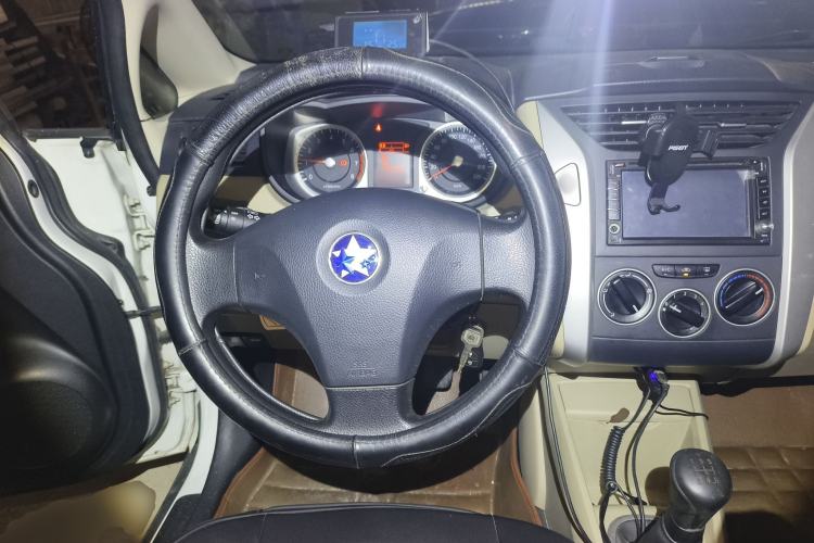 Used Venucia R50 2013 1.6L Manual Fashion Edition