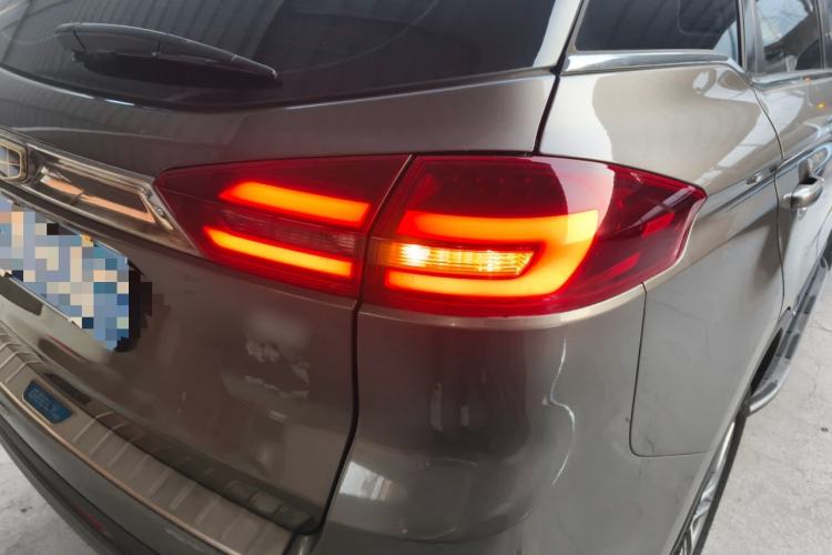 Used Geely Auto Emgrand X7 Sport 2018 1.8TD Automatic Two-Wheel Drive Smart Connect 4G Internet Edition