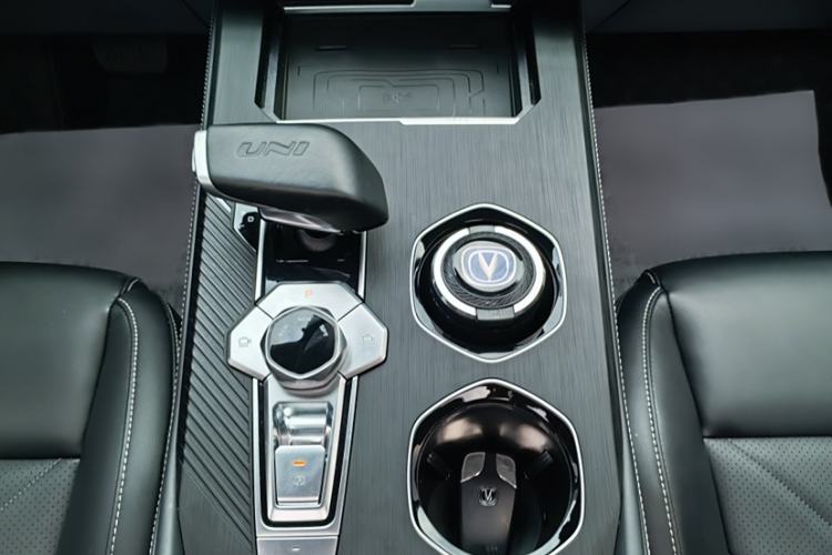 Used Changan UNI-K 2024 2.0T Two-Wheel Drive YueShang Trim
