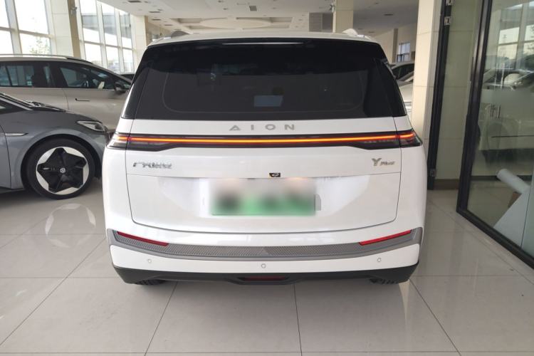 Used AION Y 2024 Younger