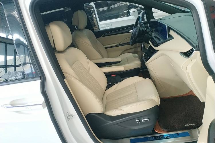 Used Buick GL8 2022 ES Land Cruiser 653T Luxury Model
