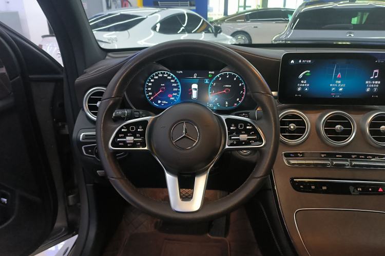Used Mercedes-Benz GLC 2020 Facelift GLC 260 L 4MATIC Luxury Edition
