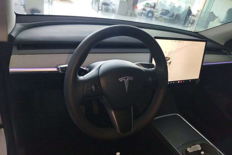 Used Tesla Model Y 2023 Rear-Wheel-Drive Version
