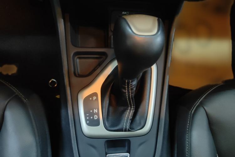 Used  Cherokee 2017 2.4L Leading Smart Edition
