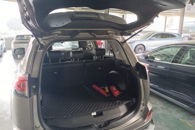 Used Toyota RAV4 2016 2.0L CVT Two-Wheel Drive Smart Edition China V Standard
