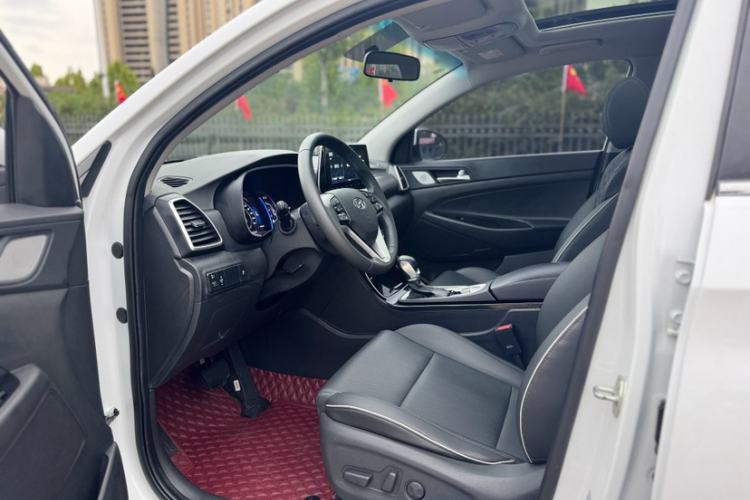 Used Hyundai Tucson 2019 280TGDi Dual-Clutch Two-Wheel Drive Fashion Edition China VI Standard