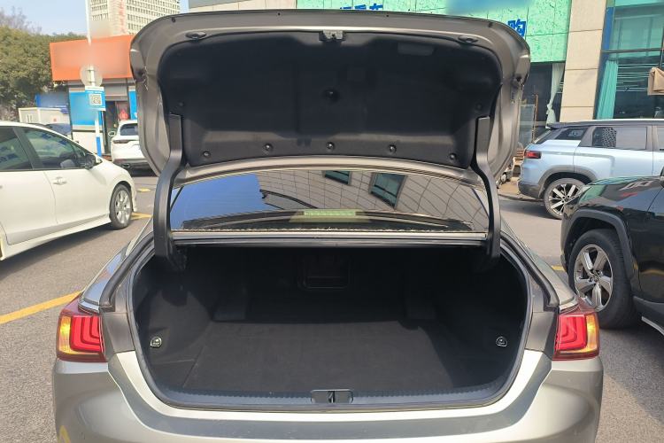 Used Lexus ES 2018 200 Luxury Edition China V Standard
