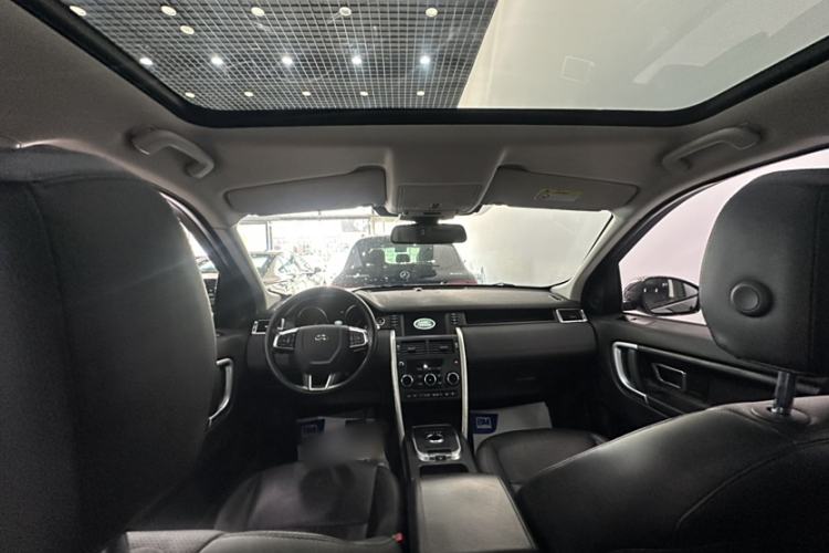 Used Land Rover Discovery Sport 2019 240 PS SE Version China VI Standard
