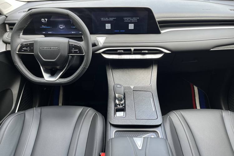 Used Venucia V 2023 260T Idol Edition Pro
