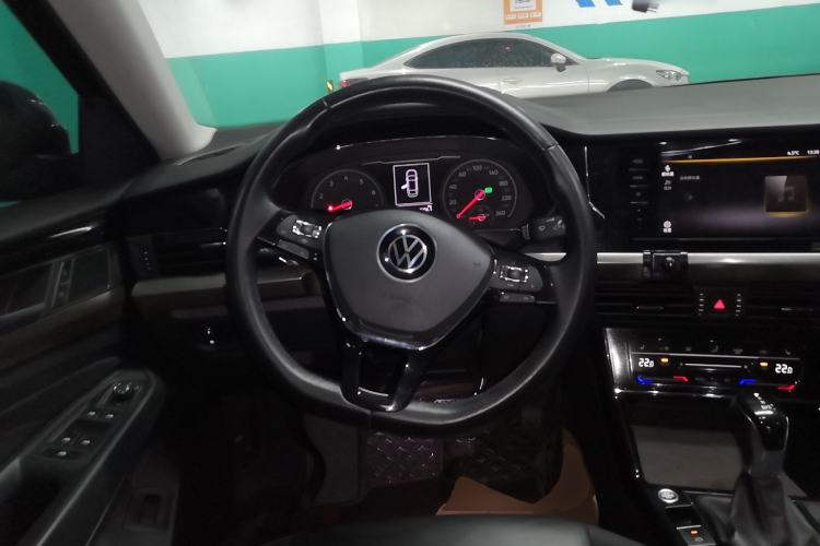 Used Volkswagen Passat 2020 Facelift 330TSI Elite Edition China VI Standard