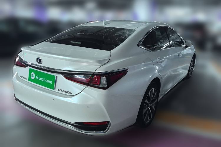 Used Lexus ES 2018 300h Premier Edition China VI Standard

