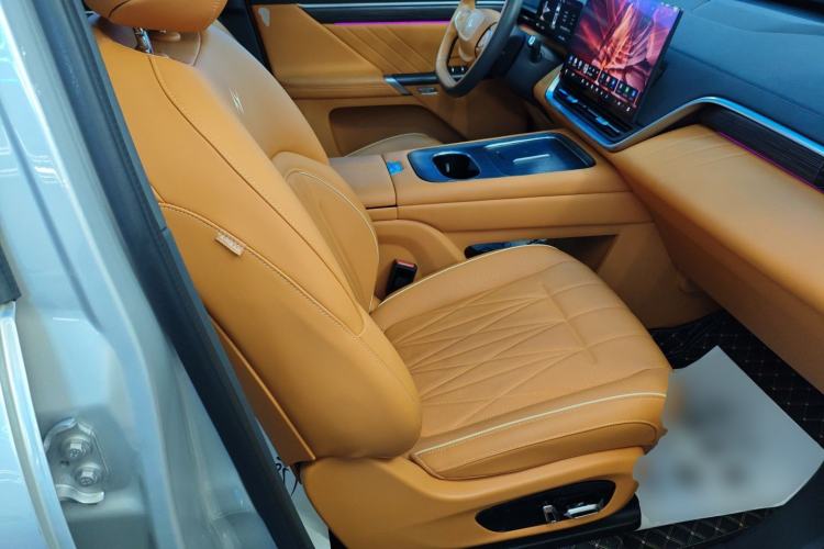 Used Dongfeng eπ eπ008 2025 636Ultra All-Electric Version 5 Seats
