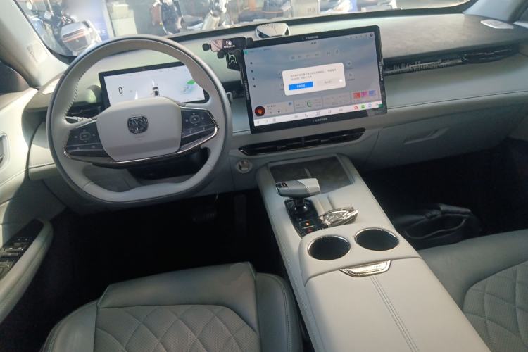 Used Changan UNI-Z New Energy 2024 Blue Whale Smart Electric iDD 125km Excellence Model
