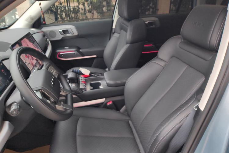 Used  Titanium 3 2025 501 km All-Wheel Drive Intelligent Driving Max Edition
