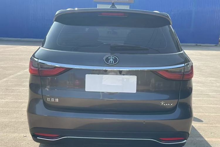 Used BYD Song MAX 2018 1.5T Automatic Smart Connect Elite Model with 6 Seats
